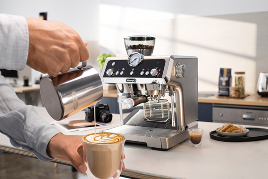 Enhance Your Coffee Ritual with the Perfect Automatic Coffee Maker & Gear