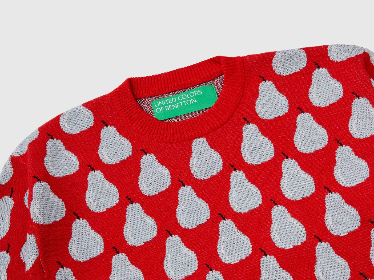 Sweater with fruit pattern