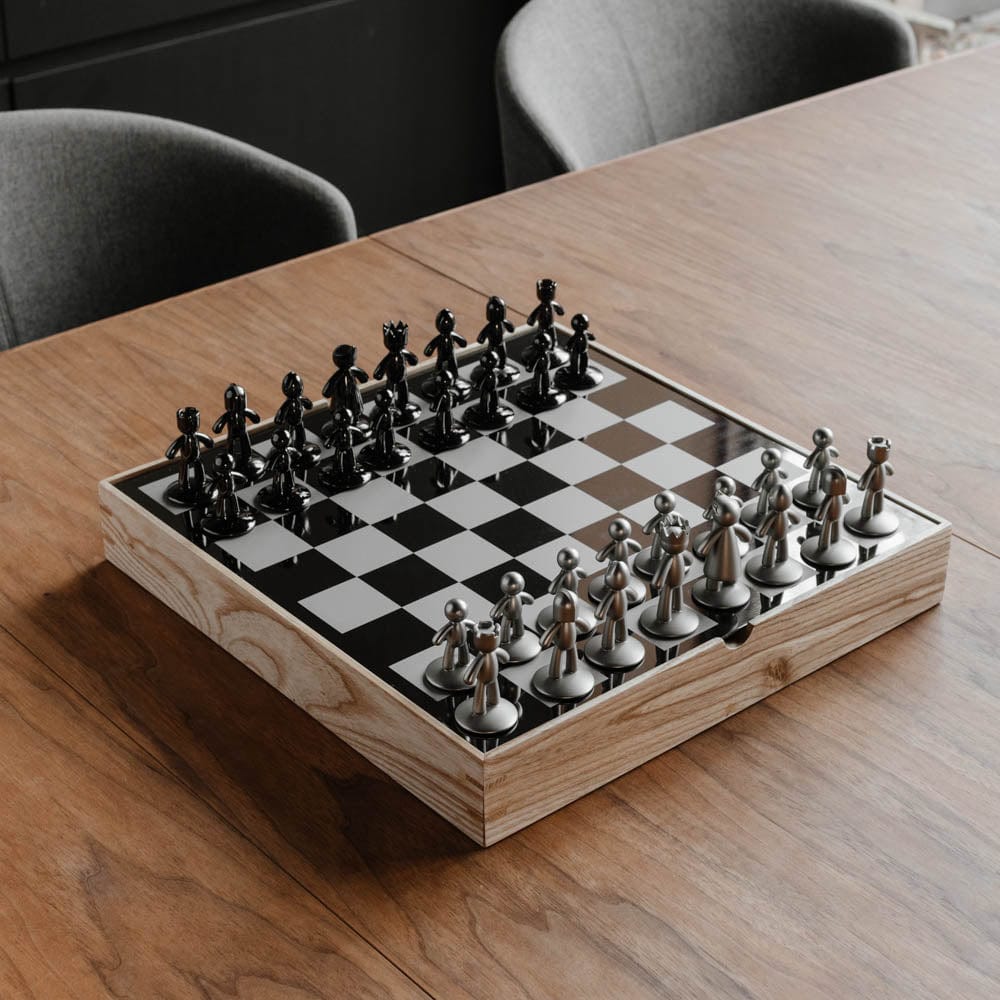 Umbra Buddy Chess Set Natural