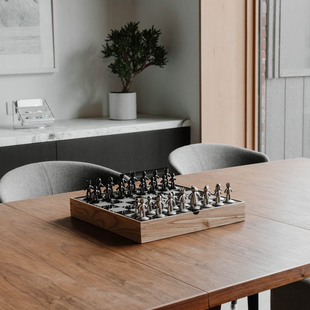 Umbra Buddy Chess Set Natural