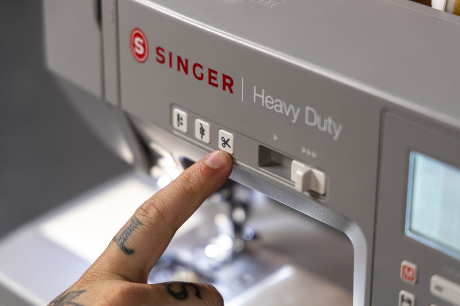 Singer Heavy Duty Electronic Sewing Machine SGM-HD6805C